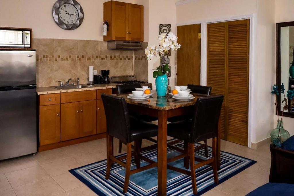 A Taste Of Paradise - Vacation Rentals Close To Us Embassy & Restaurants Nassau Exterior foto